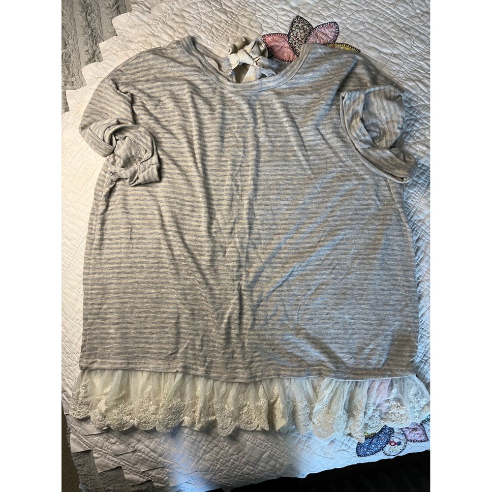 Moderato Gray Striped Short Sleeve Top with Lace Trim and Back Tie XL